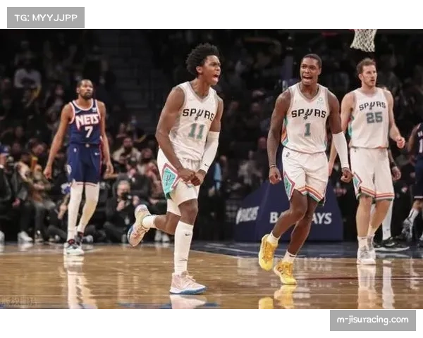 报道：明日背靠背对阵篮网，黄蜂宣布三名主力轮休引发策略讨论